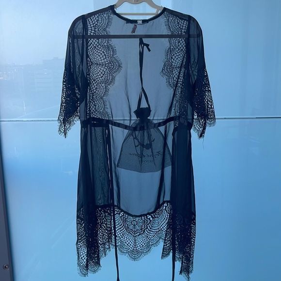 FOR LOVE & LEMONS LACE VANITY ROBE Black Lace - Picture 6 of 9